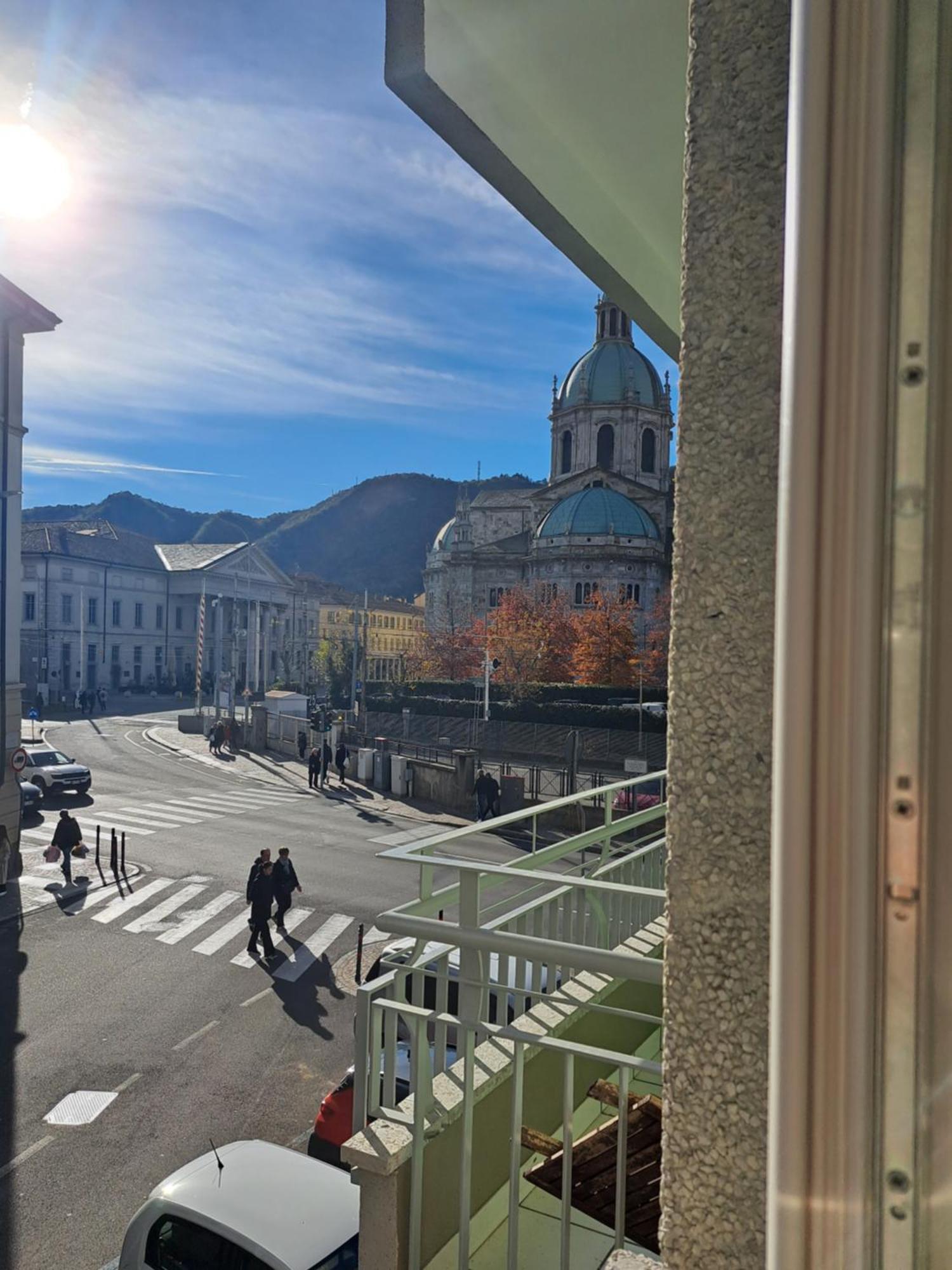 The Window On The Theatre And The Cathedral - Luxury Apartment Como Eksteriør billede